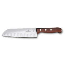 Victorinox Wood Santokumes Olijfgeslepen 17 Cm
