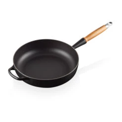 Le Creuset Signature Hapjespan Houten Handvat 28 Cm